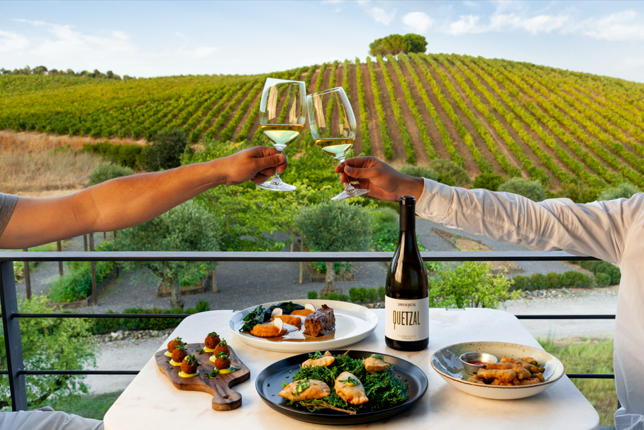 Quetzal celebrates Christmas with wine and experiences